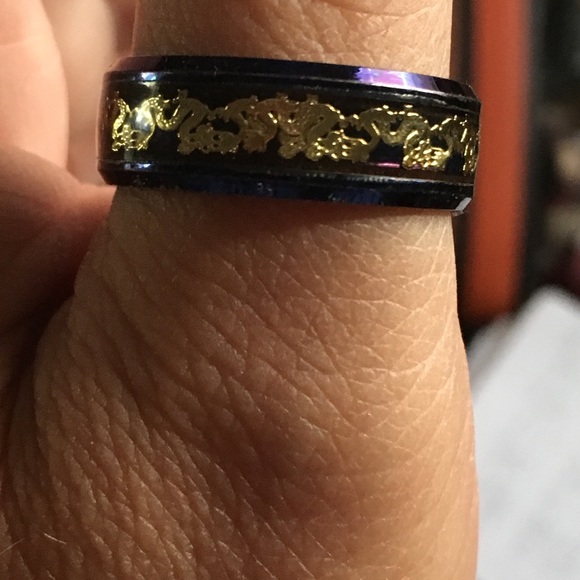Men’s Blue Dragon Titanium Steel Ring - Picture 3 of 3
